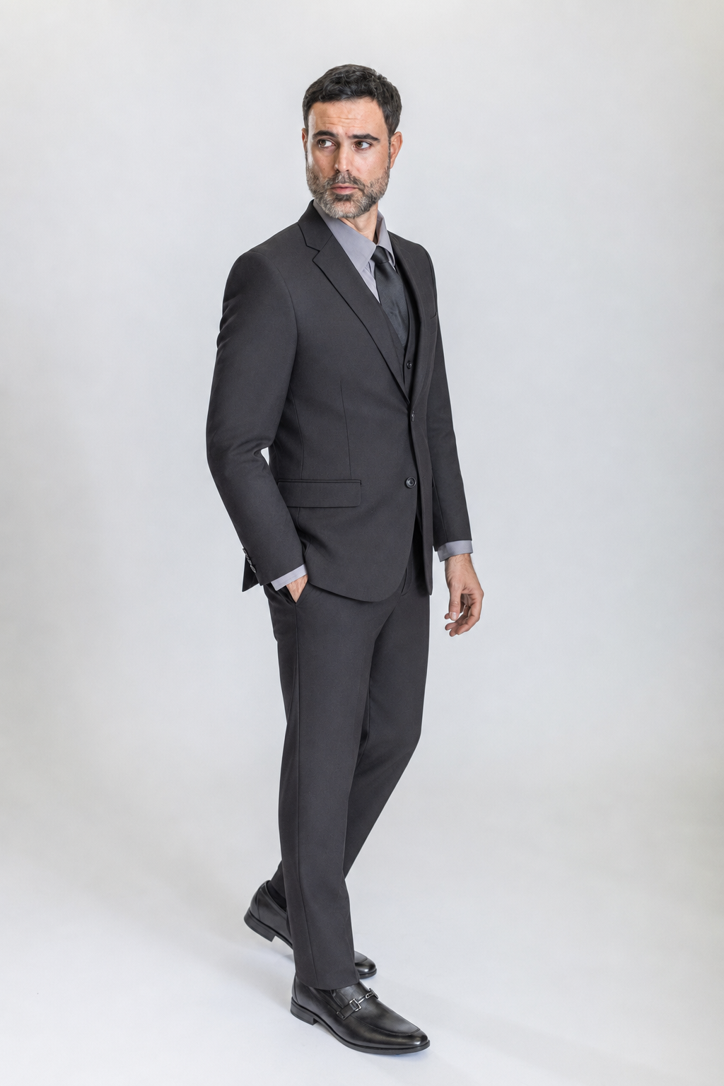 Caravelli 3pc Regular Fit Suit (Black)