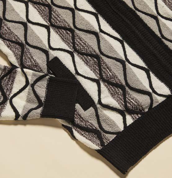 Inserch Boucle Yarn Graphic Full Zip