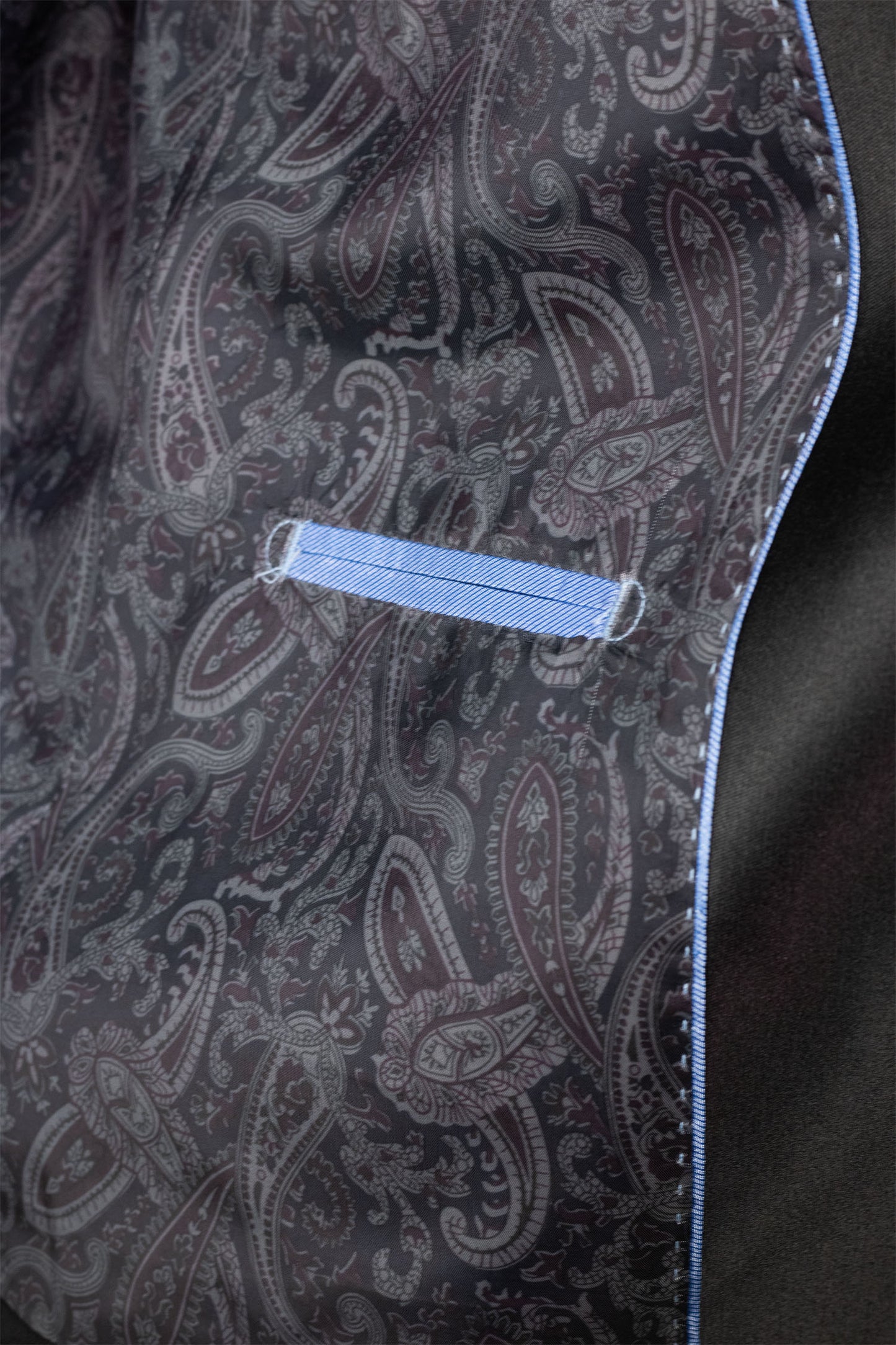 Vinci Double Breasted Regular Fit Tuxedo w/Matching Bow tie & Adjustable Waistband (Black)